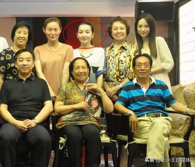李亚鹏海哈金喜结婚年龄差_娱乐圈夫妇年龄差距_侯勇王瑞老夫少妻年龄差