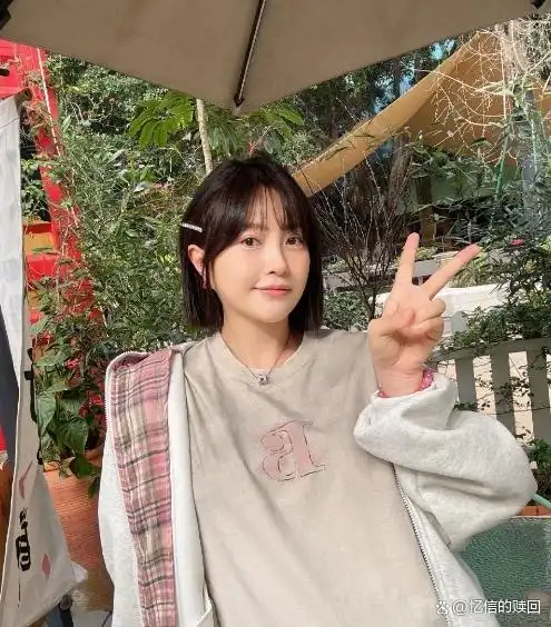 怀孕女明星大肚照_孕妇拍戏比例_孕期身材管理明星案例